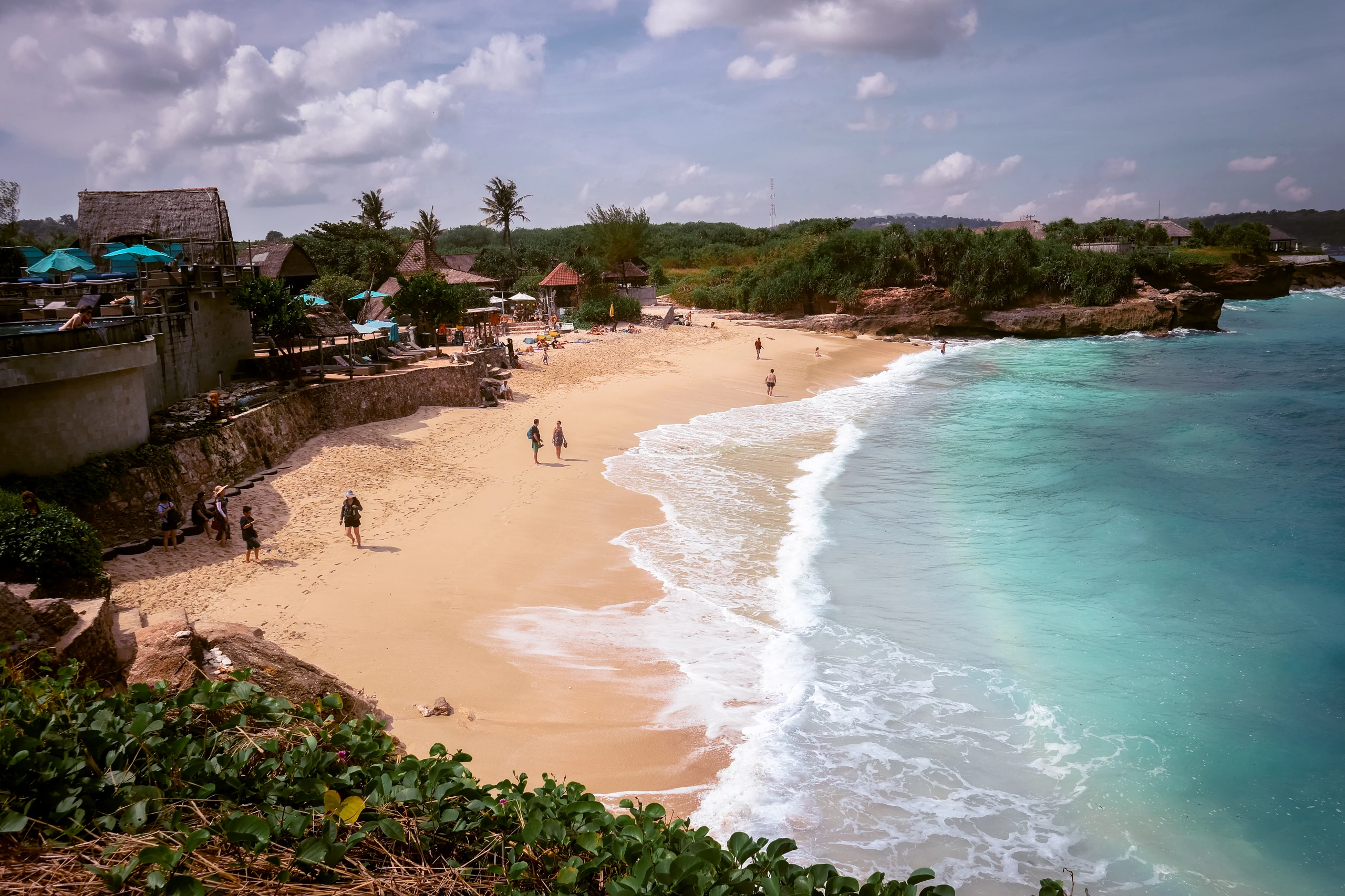 Turquoise waves and white sand at Dream Beach, Nusa Lembongan